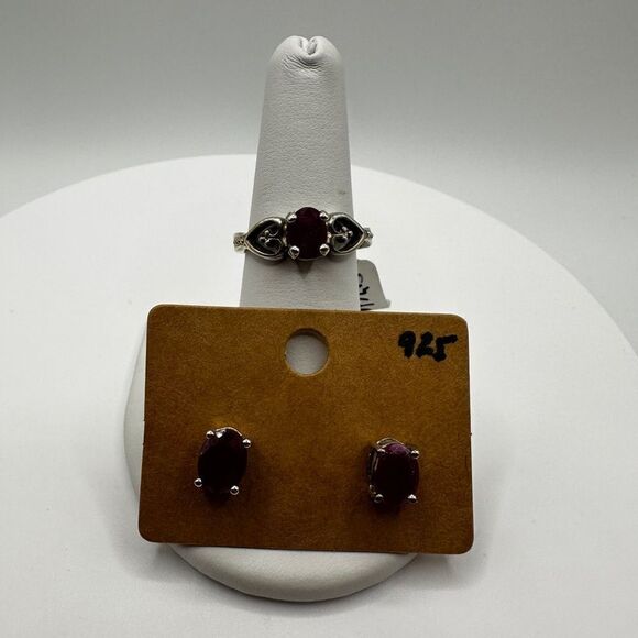 You get both! Genuine ruby ring and stud earrings in sterling silver, bundle! - Picture 2 of 10